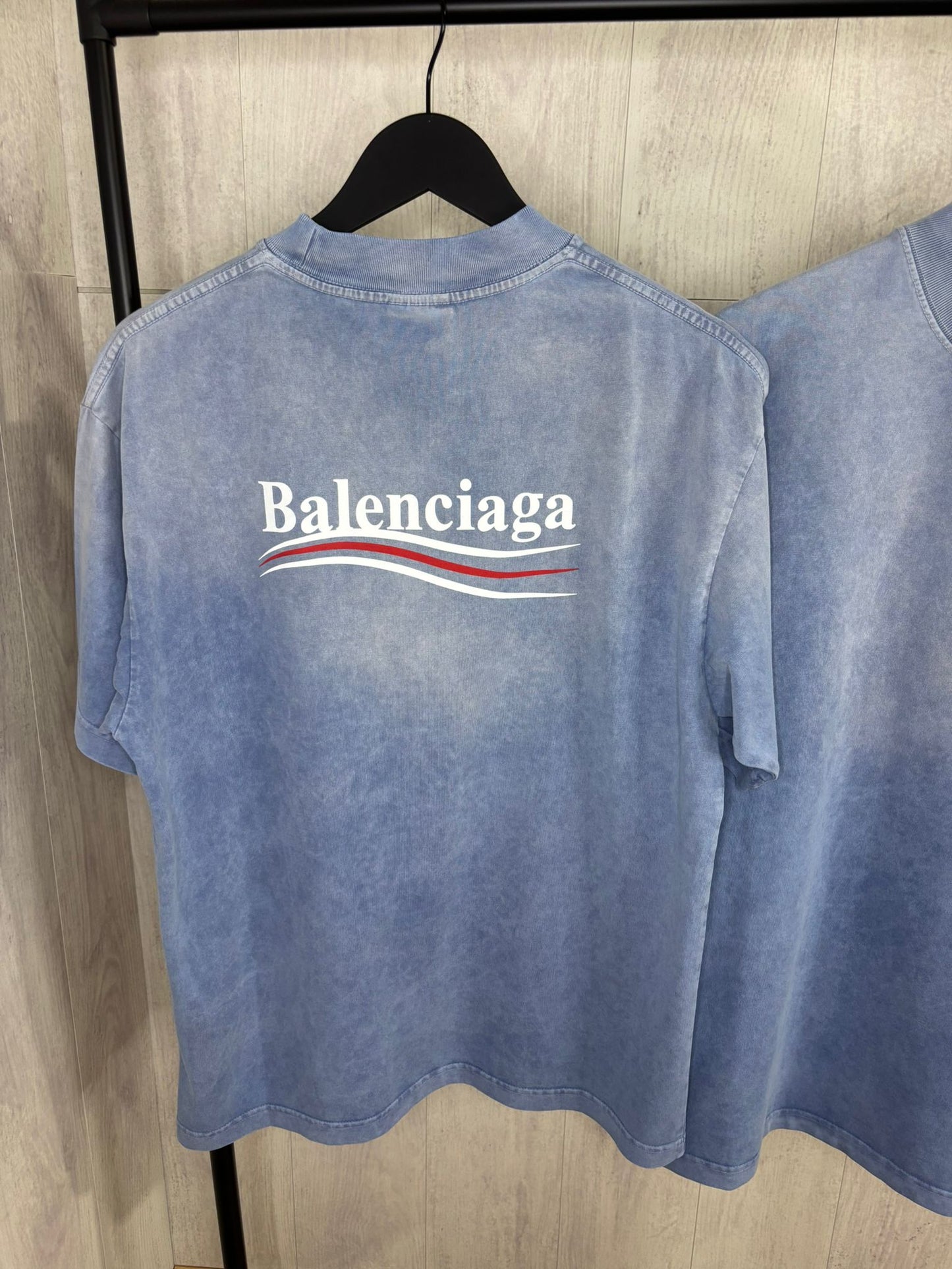 B CAMISETA