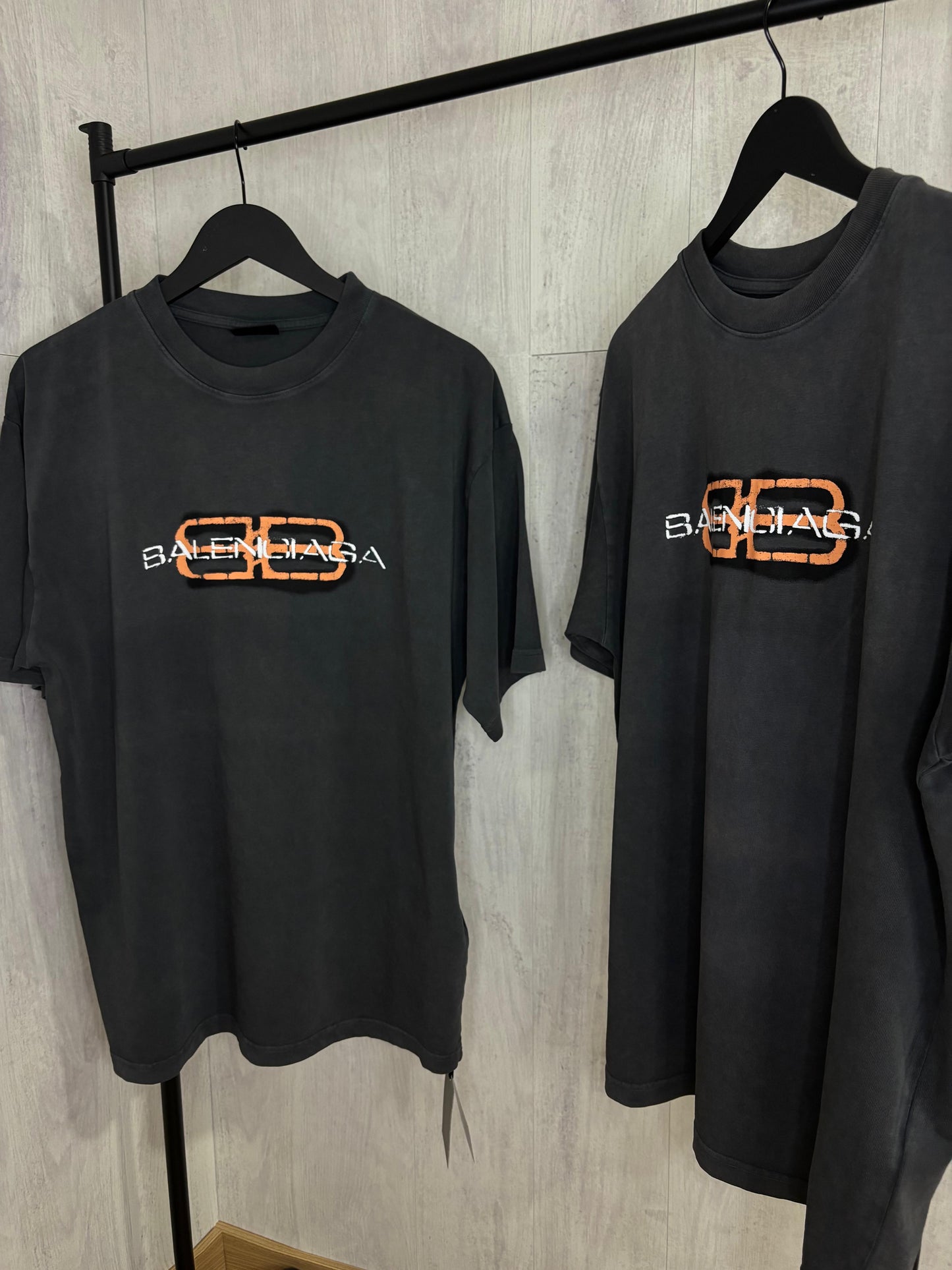 B CAMISETA