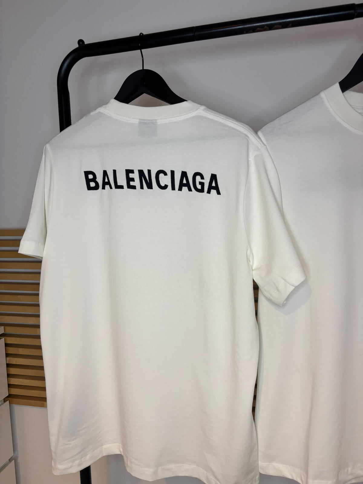 B CAMISETA