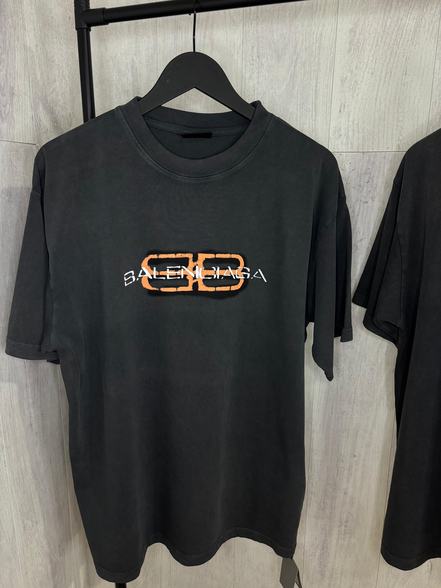 B CAMISETA