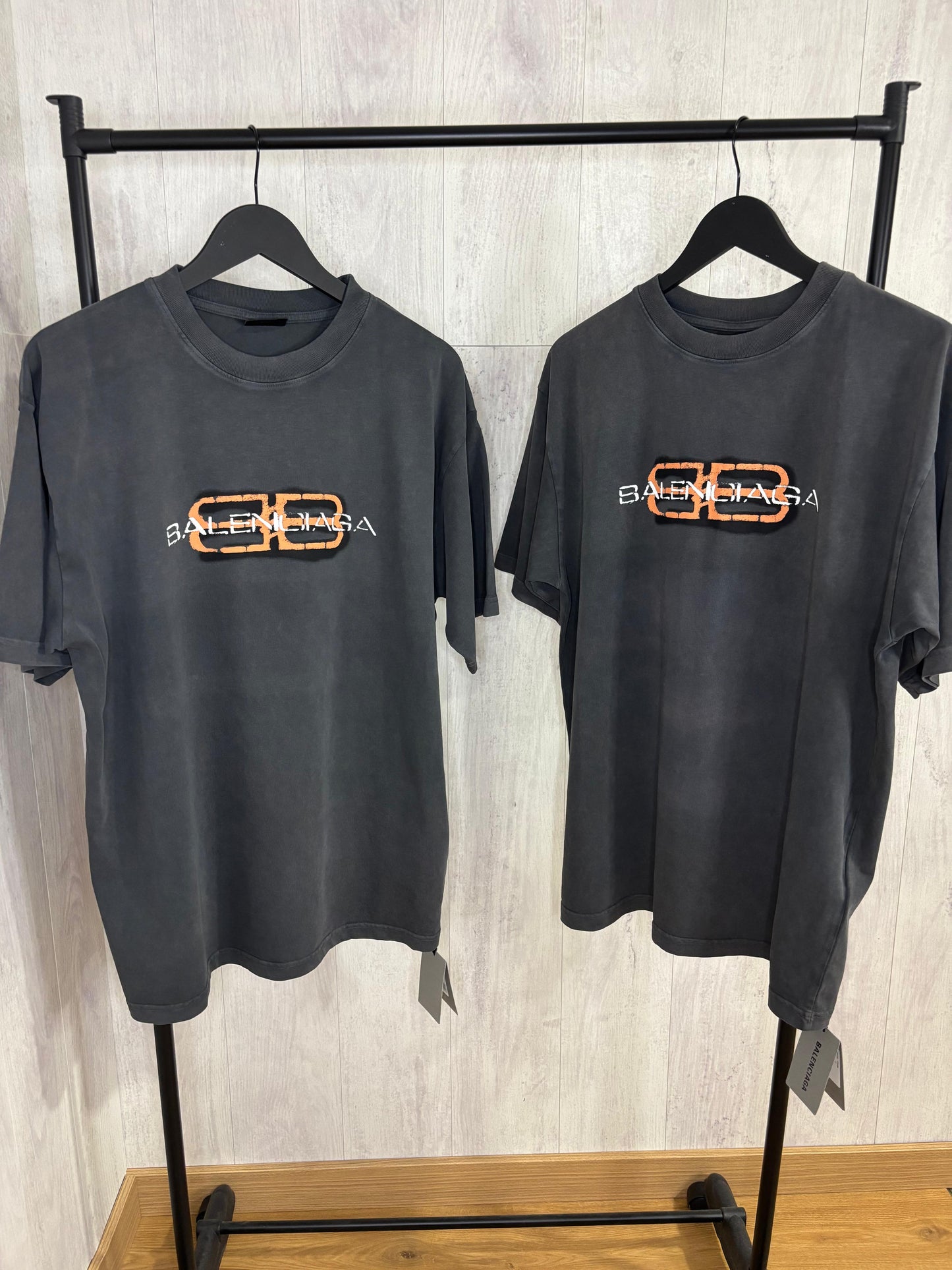 B CAMISETA